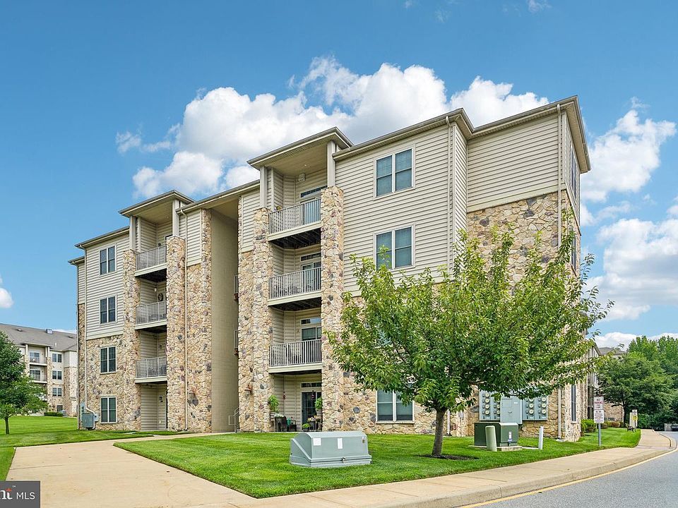 1st image of 1000 Fountainview Cir #1411