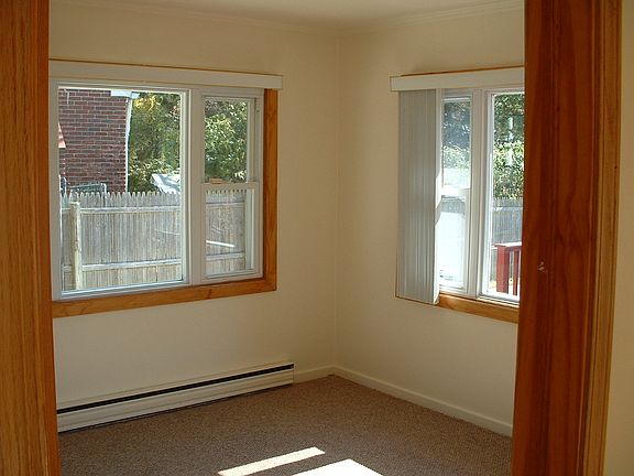 3rd image of 27 Saint George Dr