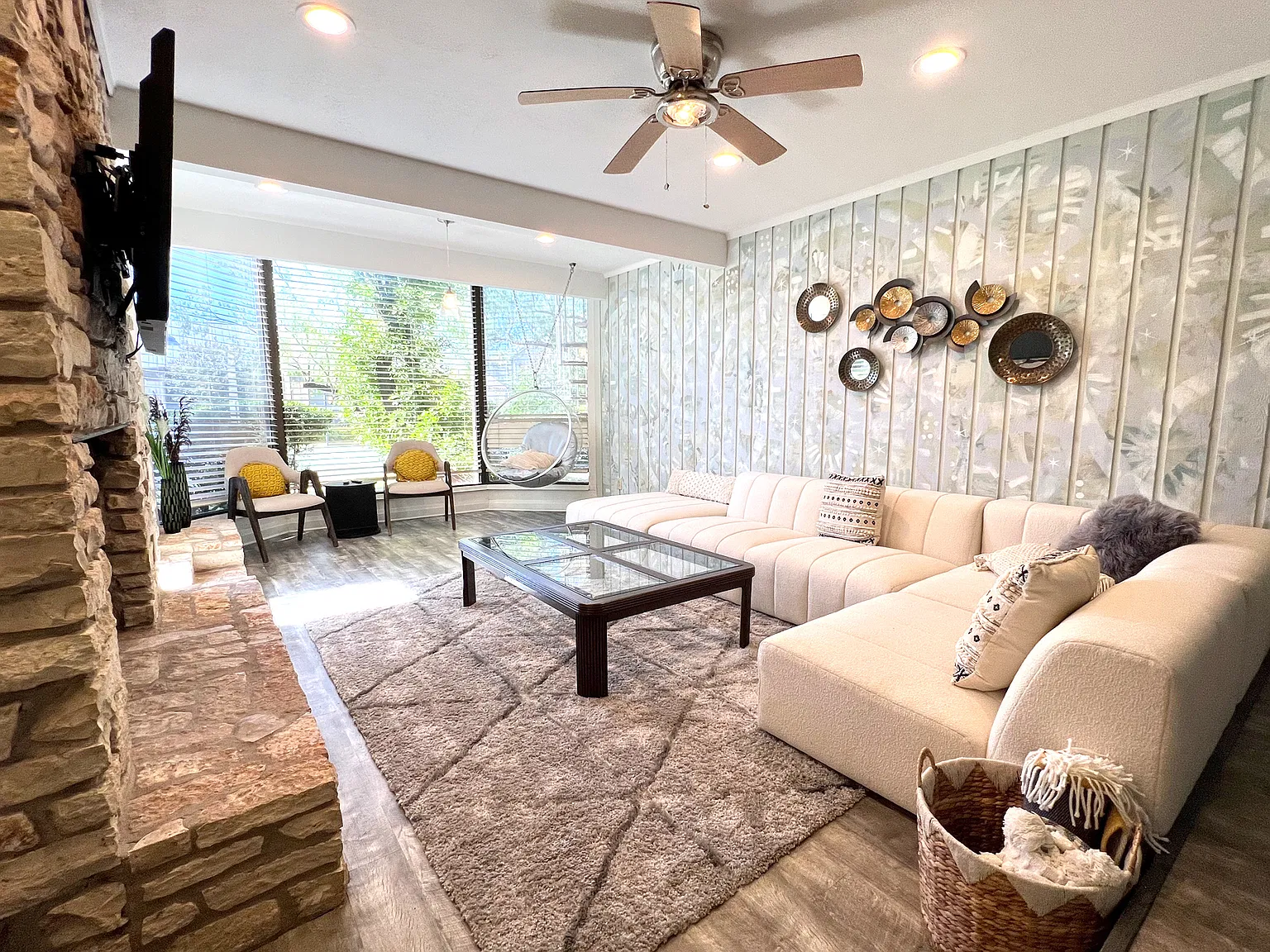 4 bed, 1980 sqft, $3,350 — Photo 4