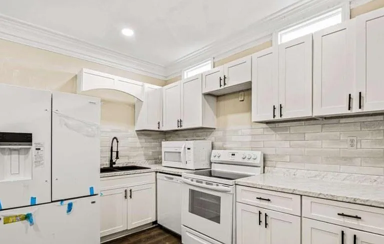 684 S Elizabeth Pl NW — Photo 6