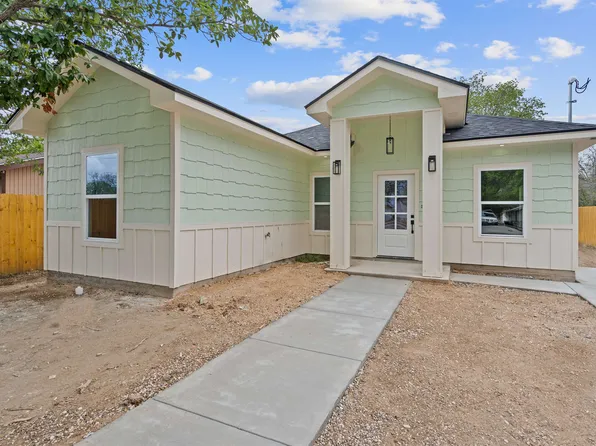 406 E Cortinas St, Del Rio, TX 78840
