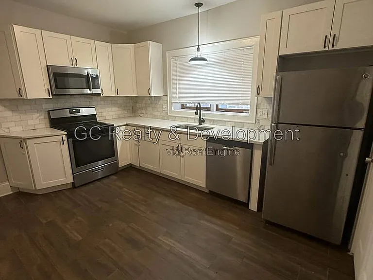 2326 W 25th St #1 — Photo 2