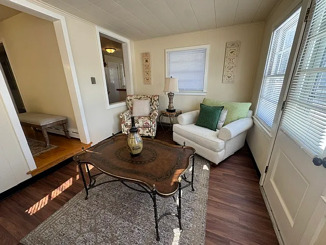 3 bed, 2.5 bath, 1800 sqft, $3,695 — Photo 4