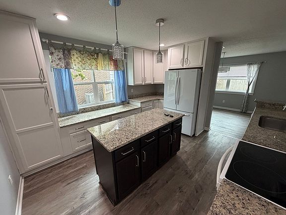 2nd image of 210 Honeysuckle Way