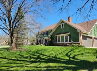 265 Raintree Dr, Zionsville, IN 46077