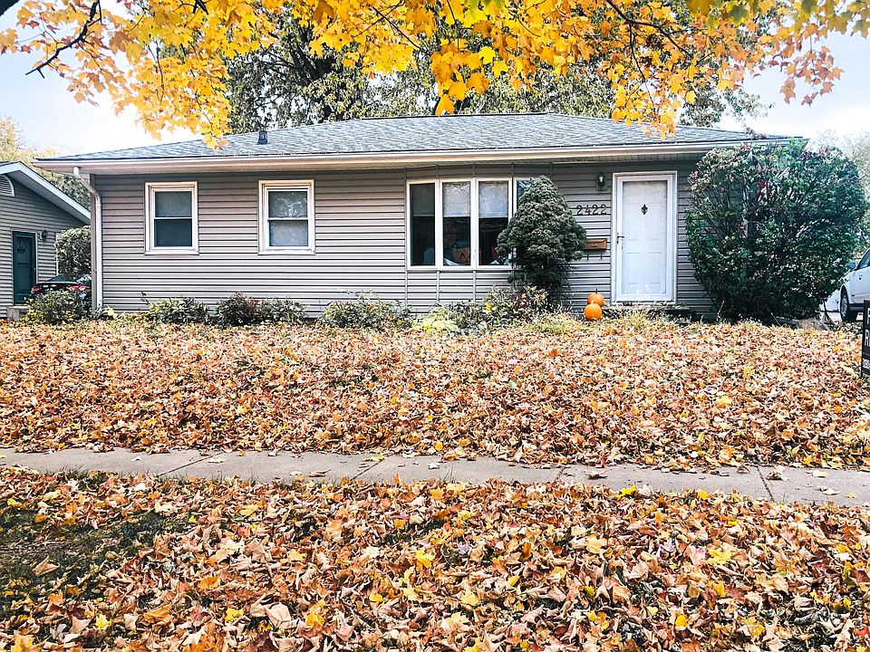 1st image of 2422 Valley Park Dr