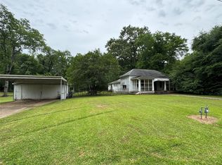 103 W Howard St, Mooringsport, LA 71060
