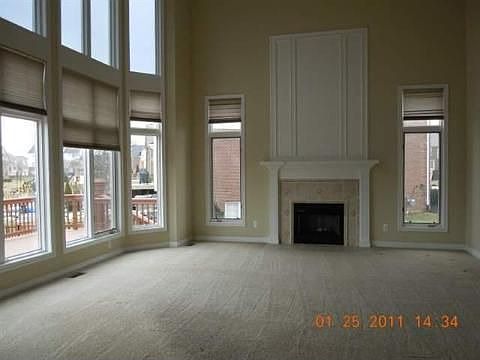 4th image of 2648 Hawthorne Dr N