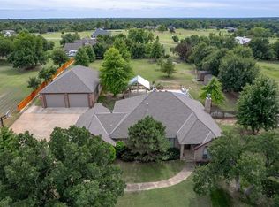 2320 Silverfield Ln, Edmond, OK 73025