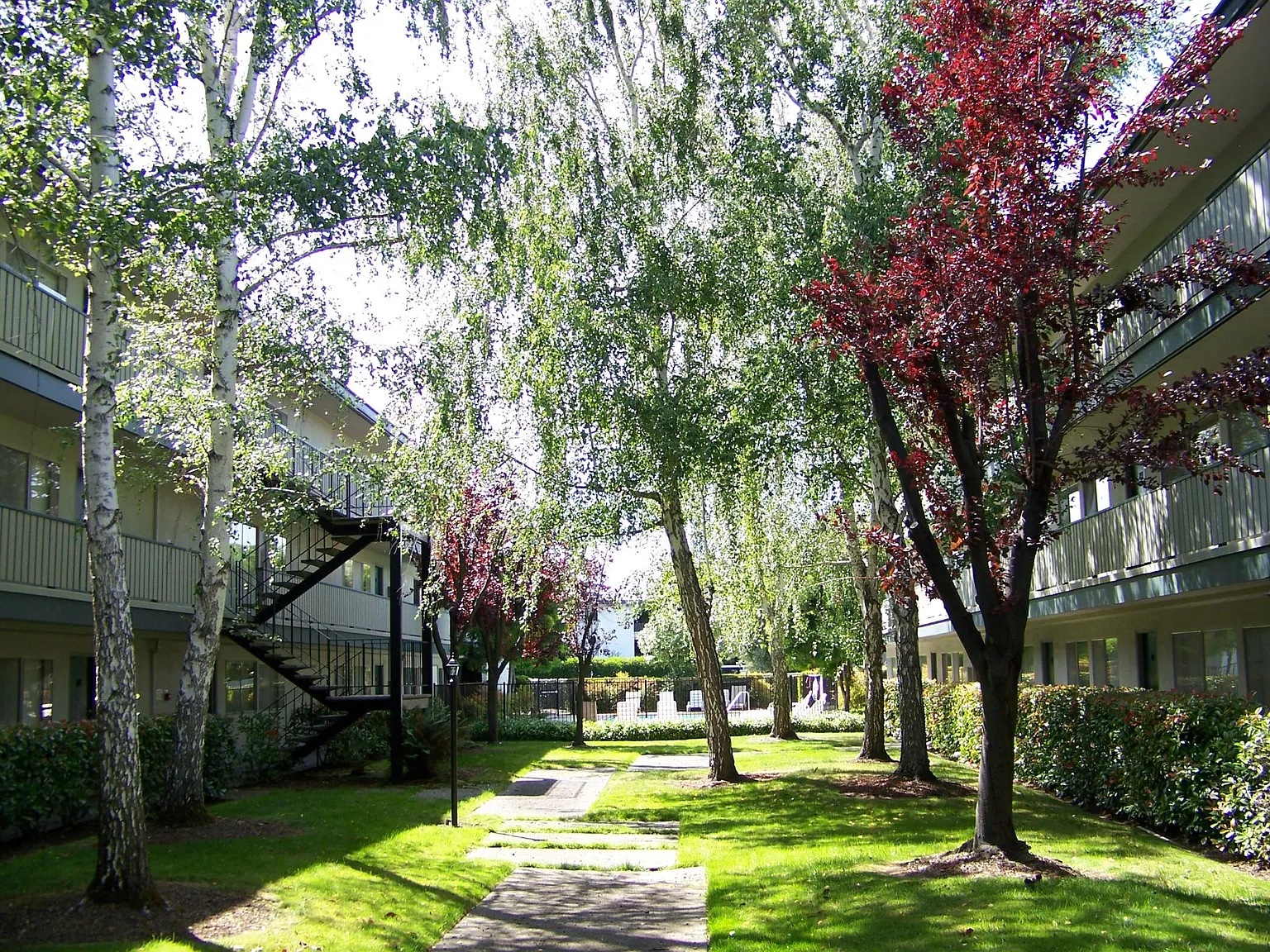 Del Medio Garden Apartments — Photo 1