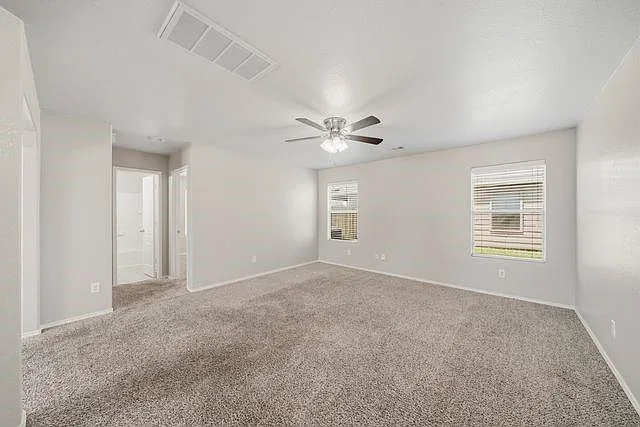 4 bed, 3.0 bath, 2156 sqft, $1,945 — Photo 3