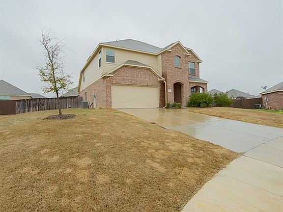 3rd image of 328 Niles Ct
