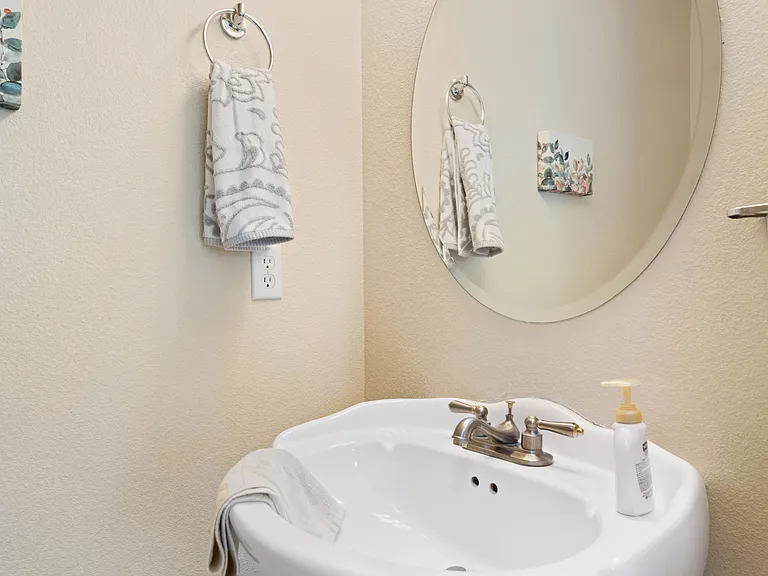 9104 Jersey Dr — Photo 18