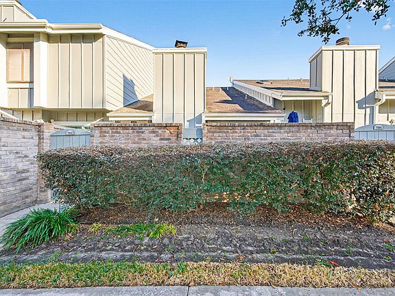 4th image of 7082 Greenway Chase Street