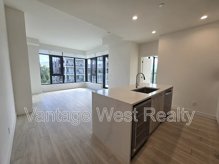 3699 Capozzi Rd #406 — Photo 6