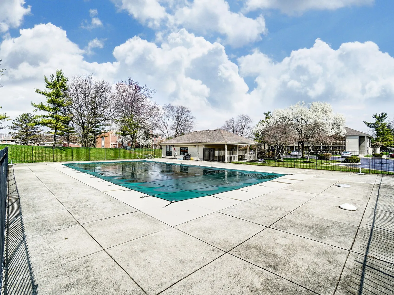 150 - SAWMILL PLACE — Photo 3