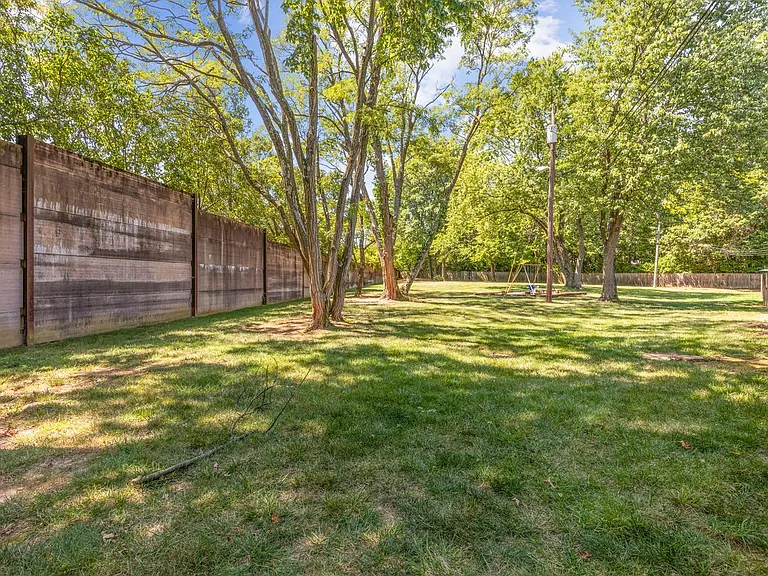 7752 Montgomery Rd #82 — Photo 35