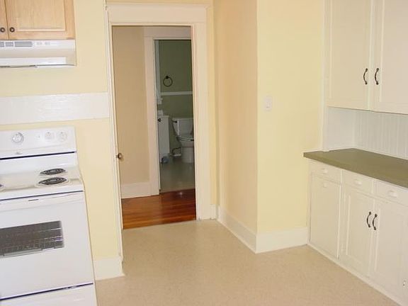 3rd image of 814 S L St #1