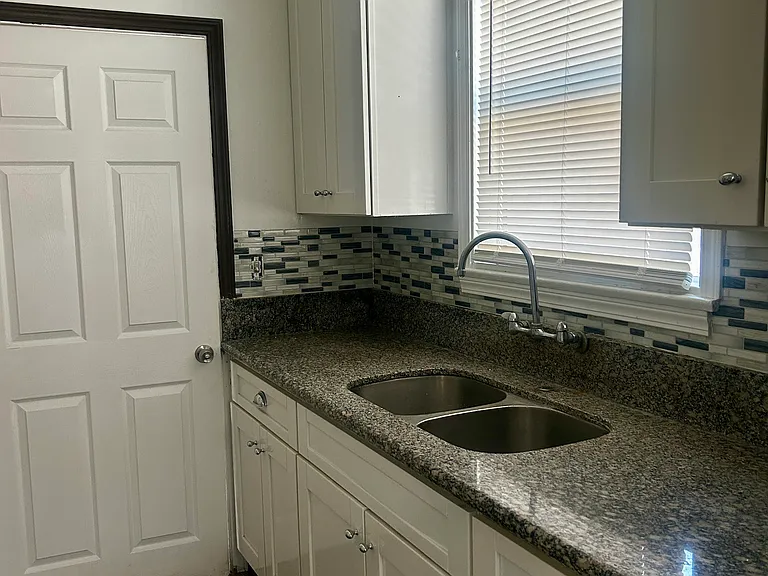 1082 Baseline St #1 — Photo 5