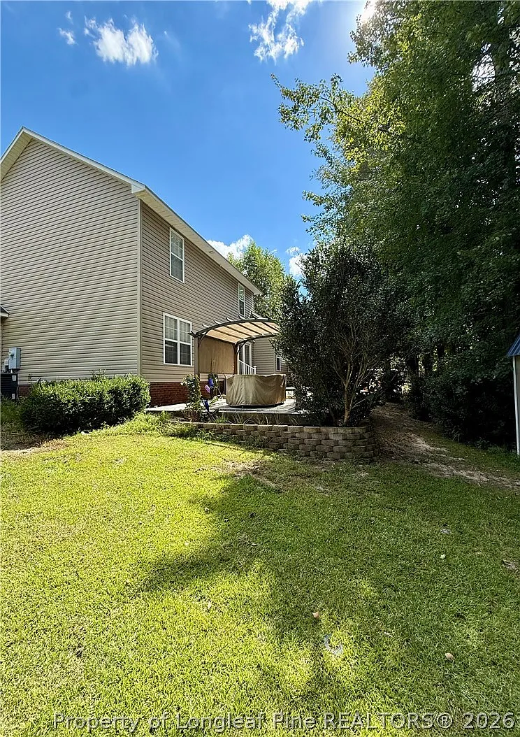 5 bed, 3.5 bath, 2802 sqft, $2,500 — Photo 2