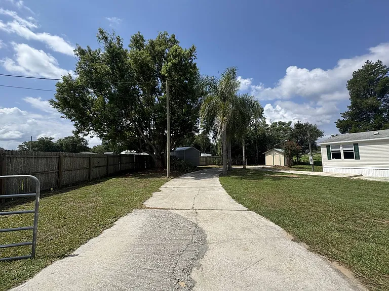 11306 Ewing Dr — Photo 6