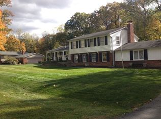 622 E Valley Chase Rd, Bloomfield Hills, MI 48304