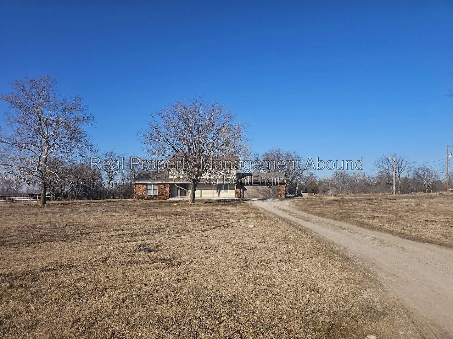 4 bed, 3.0 bath, 2663 sqft, $2,400 — Photo 3