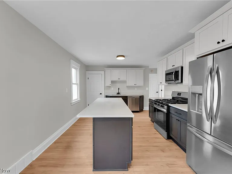 1330 W 67th St — Photo 2