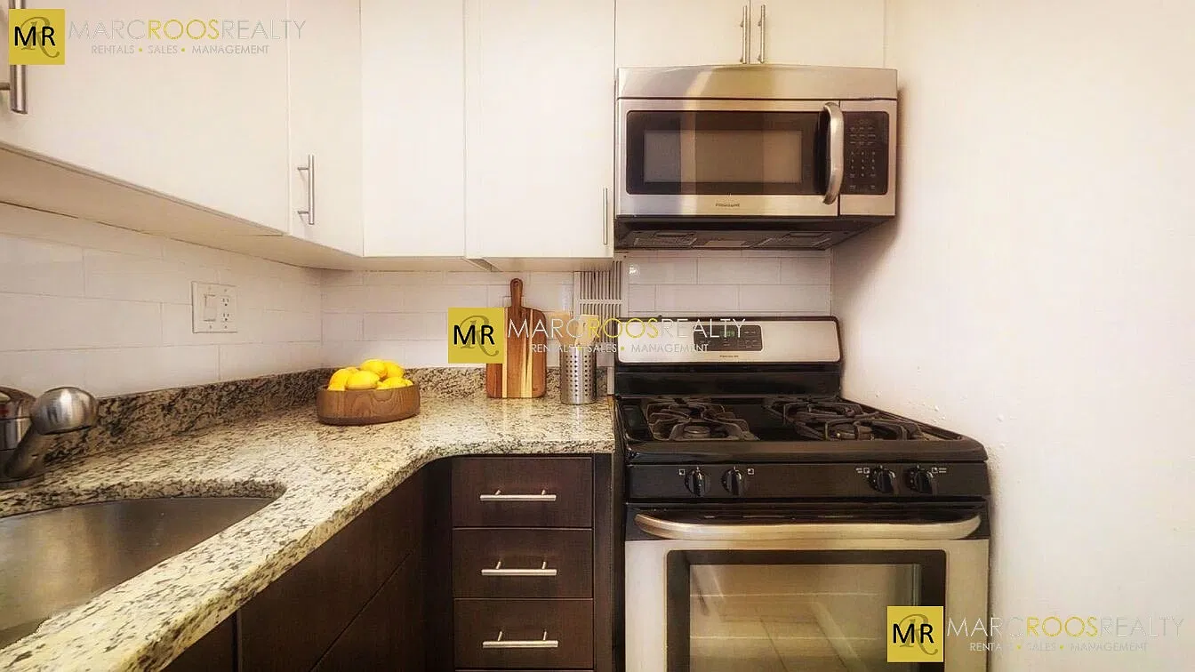 3 bed, 1.5 bath, $4,875 — Photo 2