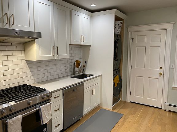 2nd image of 7 Netherlands Rd #3