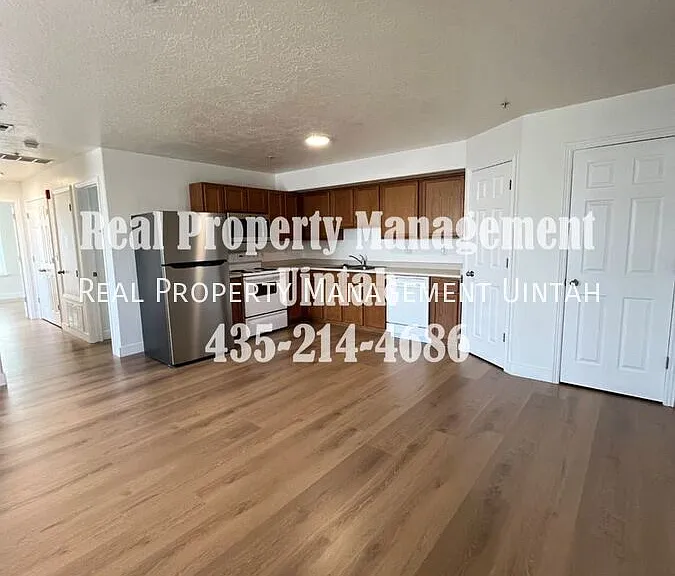 390 S 980 W #2D — Photo 2