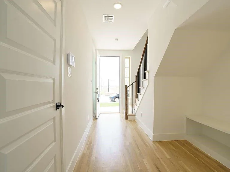 9311 Easy St — Photo 2