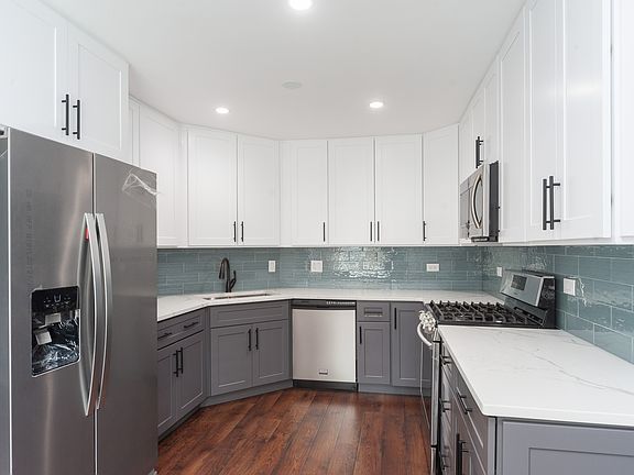 5th image of 1302 E Brookwood Dr