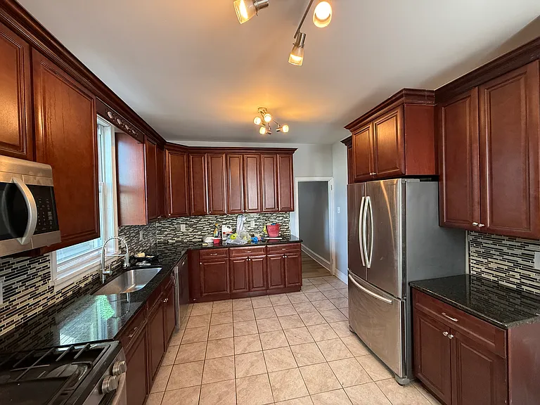 2423 E Allegheny Ave #2 — Photo 2