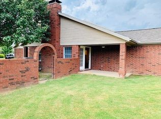 1 S Prairie Dunes Dr, Rogers, AR 72758