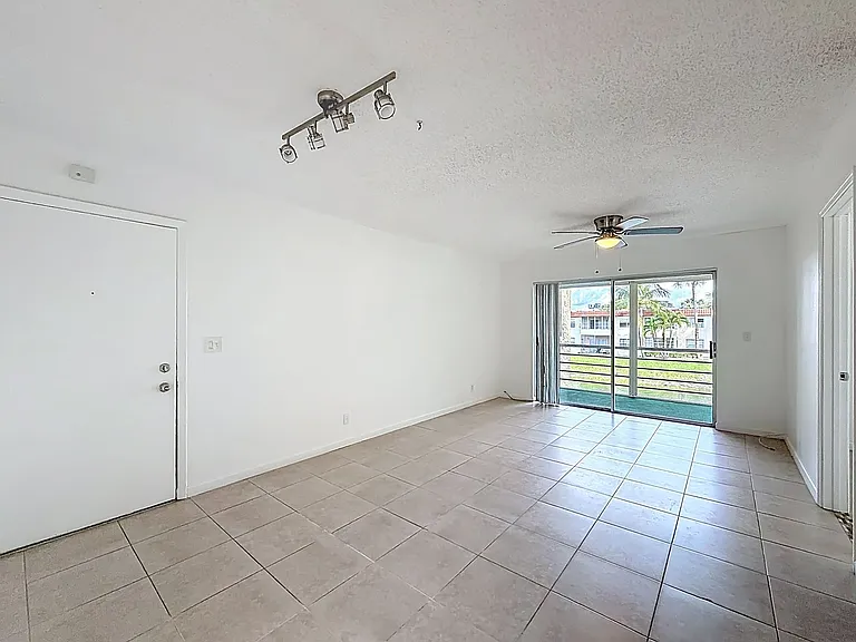 235 Lake Dora Dr — Photo 31
