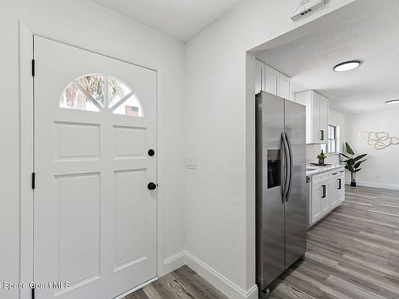 3rd image of 13 Juniper Dr