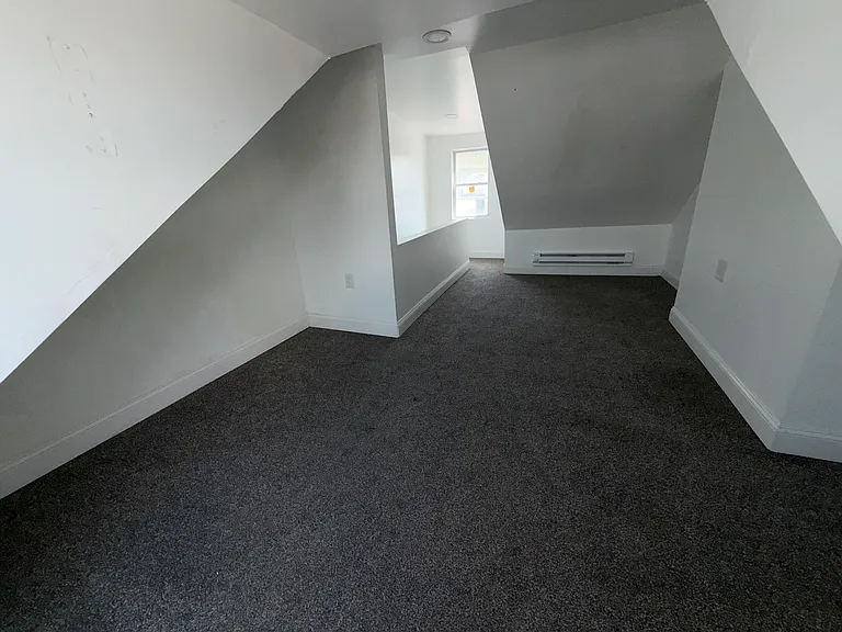 1332 Green St — Photo 9