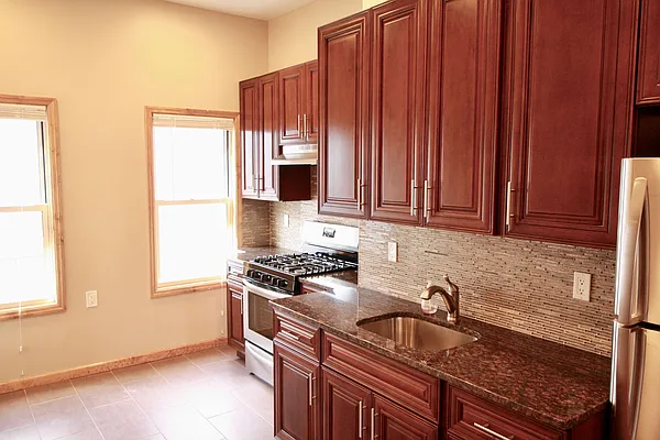 Rented by Grand & Co. | media 27