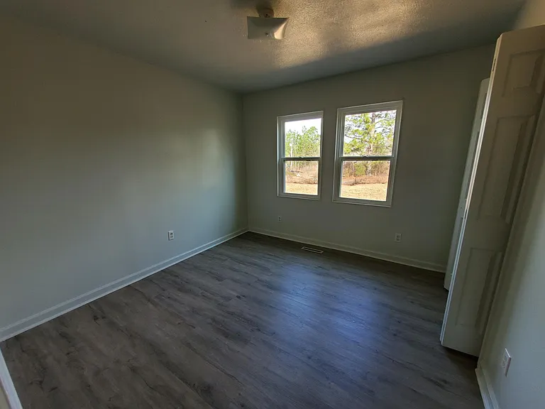 2147 Sassafras Rd — Photo 7