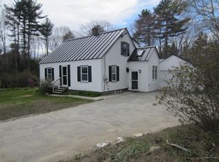 210 Middlesex Rd, Topsham, ME 04086