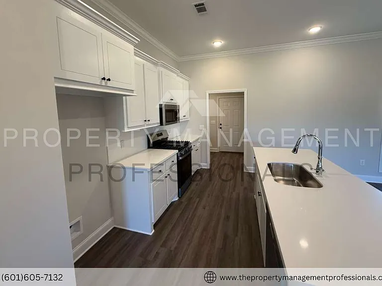 571 Patrick Farms Dr — Photo 7
