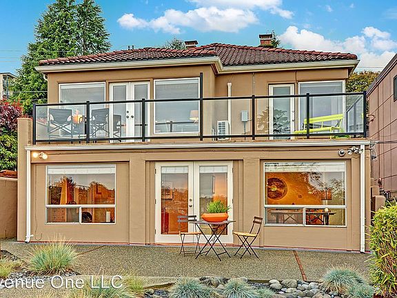 2nd image of 2476 Dexter Ave N #3
