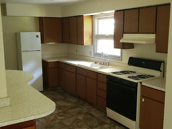5th image of 838 E Dogwood Dr
