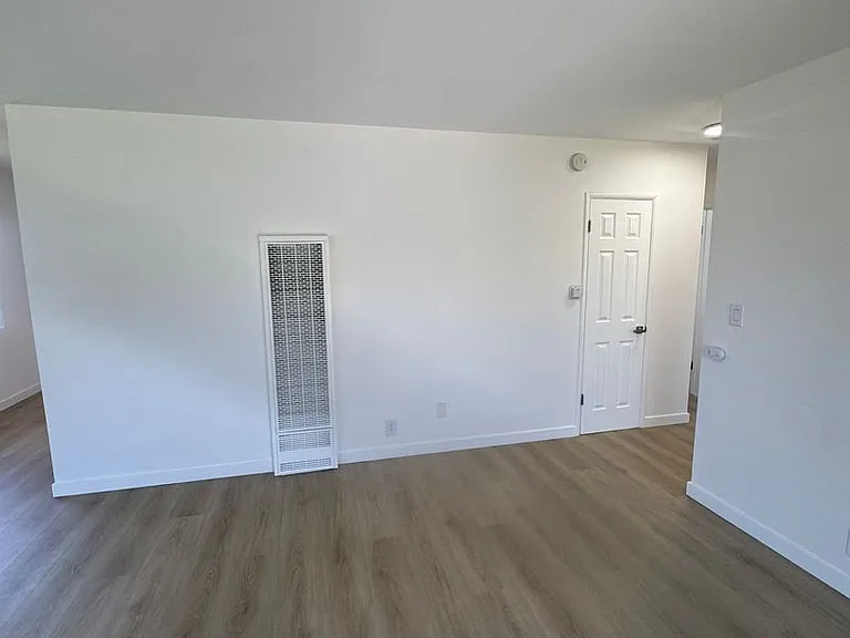 10541 Sycamore Ave — Photo 11