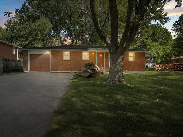 4521 N Topping Ave, Kansas City, MO 64117