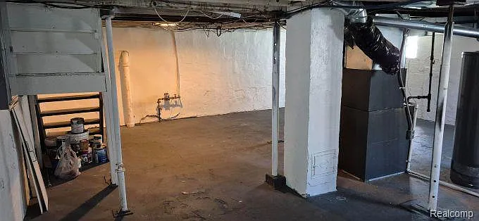 830 Knowles St — Photo 23