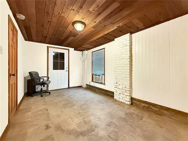 627 N Olympia St #B — Photo 3