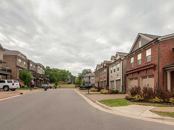 4th image of 804 Silkwood Dr