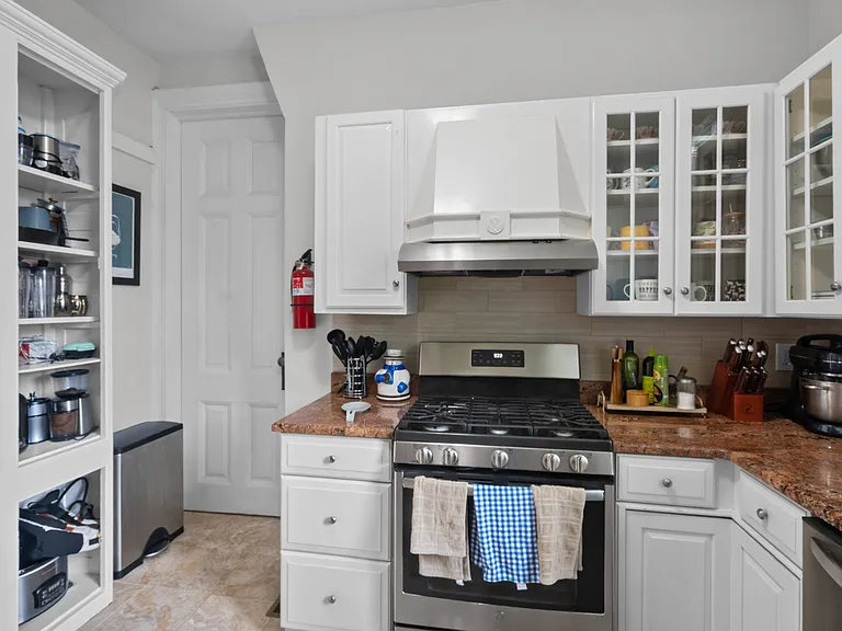 1 Franklin Pl #2 — Photo 11